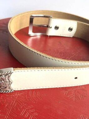 Jessie Western Cowboy Leather Belt in White with Intricate Tip 36
